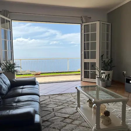 Spring House Casa de Férias Arco da Calheta (Madeira)